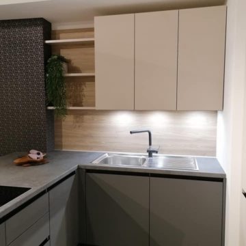 kuhinja Plana, salon Žeelezniki